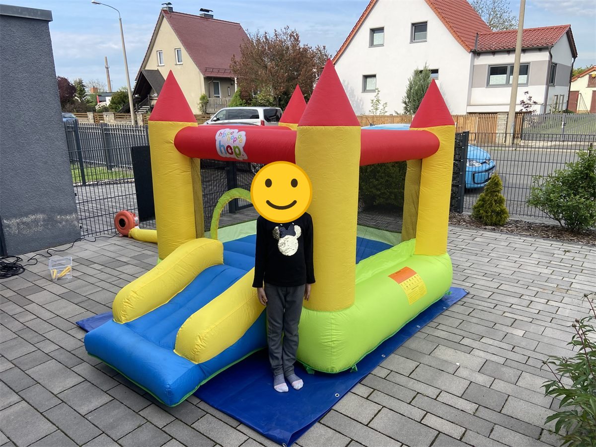 Mini Castle – kompakte Hüpfburg mit Rutsche für die Kleinsten